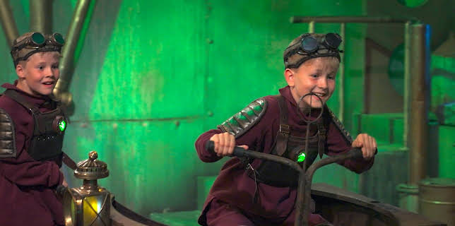 18:40: Labyrint: Fotballgutta | NRK Super | 11/16 2025