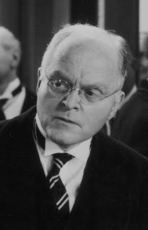 Grant Mitchell as Jasper Bradley, Sr.