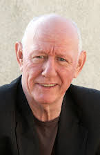 Michael O'Hagan como Cardinal