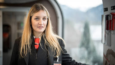 9:00 PM: Alpine Train at Christmas | Channel 4 | 12/30 2025