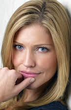 Tricia Helfer als 