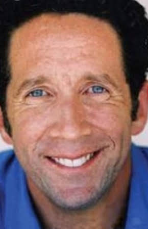 Christopher Tarjan as Gil Cramer