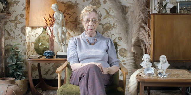 04:39: Alte Schachteln aus Belgien | Arte | 2/15 2026