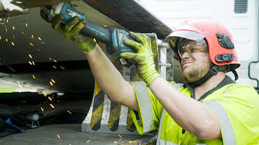 3:00 AM: Trucking Hell (S6 E14) (S6) | Paramount | 2/24 2026