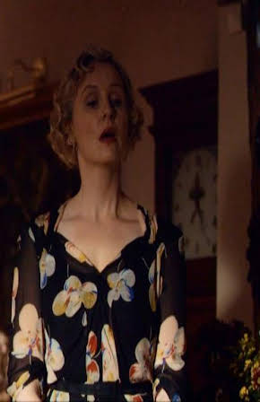 Jo-Anne Stockham as Lucy 
  
  
  (as Jo Anne Sotckham)