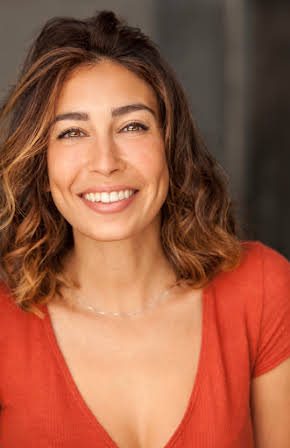 Roberta Setzu as Bartender