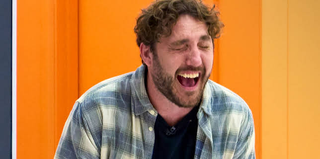 2:00 AM: Battle in the Box (S1 E1) (S1) | Dave | 2/10 2026