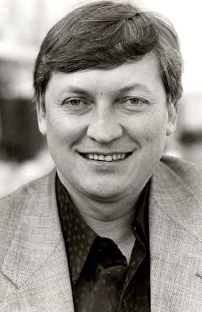 Anatoly Karpov as 