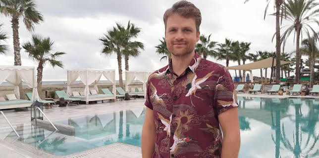 1:35 PM: A Place in the Sun | More 4 | 2/21 2026