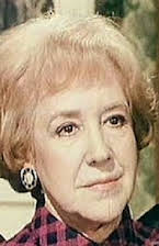 Mari Carmen Prendes como Doña Balbina - madre de Jenaro