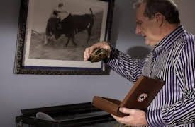 Modern Family Season 1: Truth Be Told