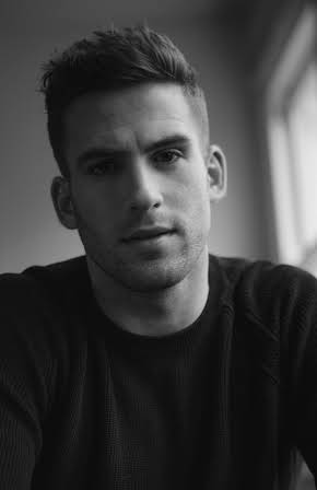 Dino Fetscher as 
