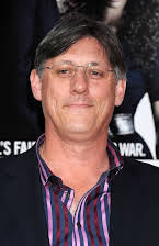 Steve Shill som Director