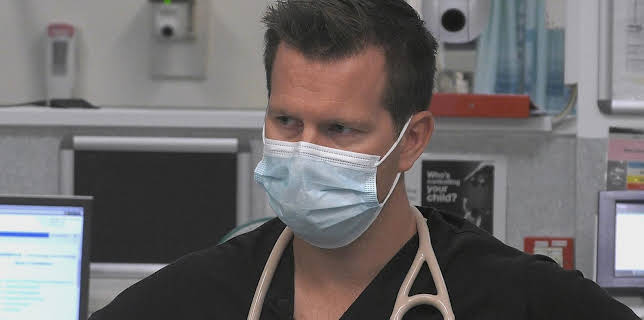 1:15 AM: 24 Hours in A&E | More 4 | 12/5 2025