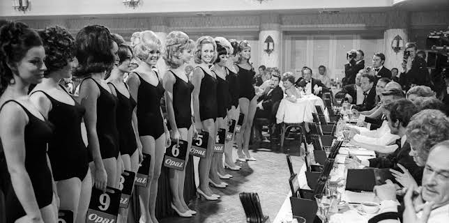 08:15: Miss Germany. Wer ist die Schönste im Land? | ZDFinfo | 12/24 2025