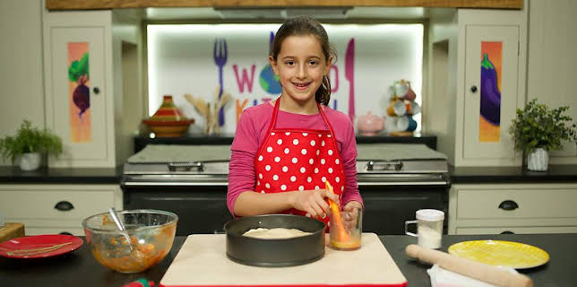 12:00 PM: My World Kitchen (S4) | Cbeebies | 12/8 2025