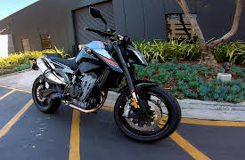 Throttle Out Commute: 2019 KTM 790 Duke