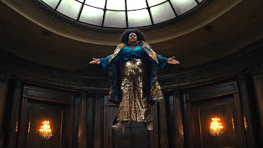 19:00: The American Society of Magical Negroes | Viasat Premiere | 9/15 2026
