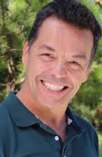 Arturo Vázquez como 