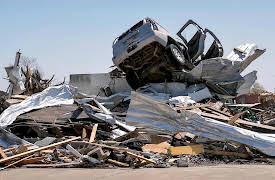 In the Eye of the Storm, Season 1: Trapped in a Twister