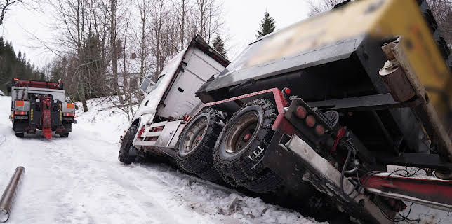 12:00: Ice Road Rescue (S2 E9) (S2) | National Geographic | 11/28 2025