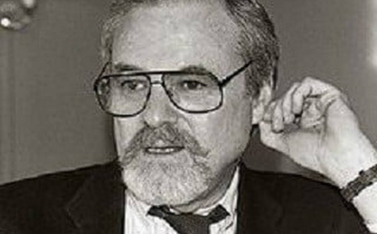 Alan J. Pakula