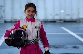 De viaje con los Derbez season-5: De viaje con los Derbez: Japón - Derbez Kart