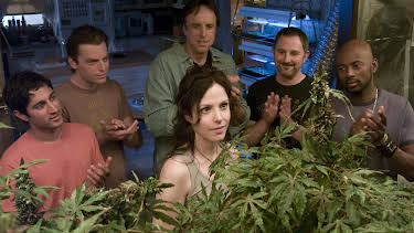 17:00: Weeds (S2 E8) (S2) | Viasat Series | 10/13 2026