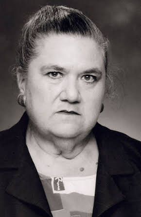 Linda Lutz as 
