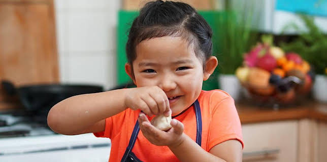 12:00 PM: My World Kitchen (S3) | Cbeebies | 11/26 2025