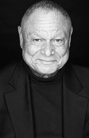 Carlos Joe Costa as Charlie Parcell