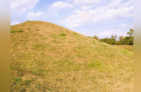 Ancient Civilizations of North America: The Hopewell and Their Massive Earthworks