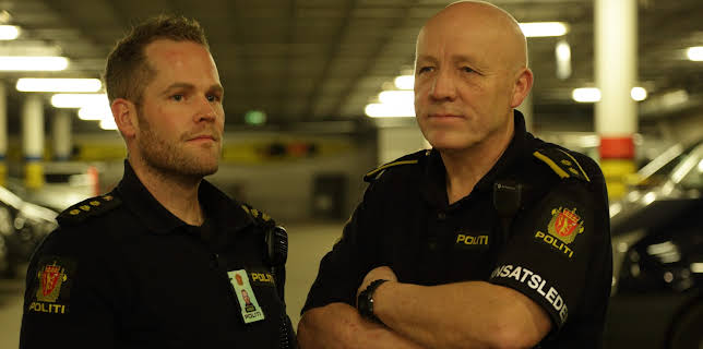 17:35: Nattpatruljen (S2 E8) (S2) | MAX | 11/26 2025