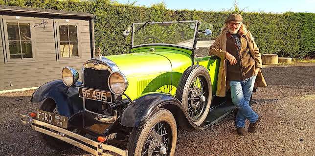 10:25 AM: Find It, Fix It, Flog It | More 4 | 12/22 2025