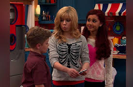 Sam & Cat Volume 1: #TextingCompetition