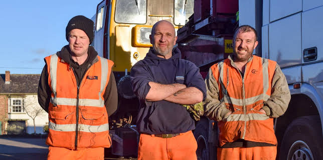 4:00 PM: Trucking Heavy (S3 E18) (S3) | Paramount | 3/25 2026