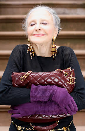 Joyce Carpati as 