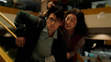 09:30: Everything Everywhere All at Once | Viasat Film Hits | 4/7 2026