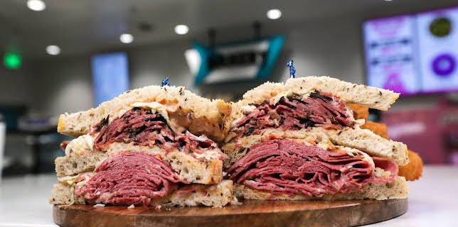 06:20: Food Paradise | ProSieben Maxx | 12/23 2025