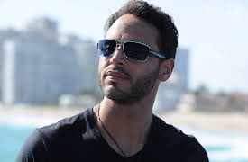 Graceland: 6. Hair of the Dog