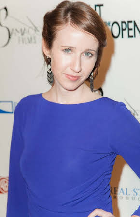 Leslie Murphy as 