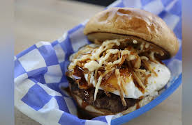 Carnival Kings, Season 1: The Burger ... or the Egg?