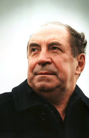 Roy Billing as 
