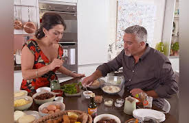 Paul Hollywoods Pies & Puds: Spinach and Feta Parcels