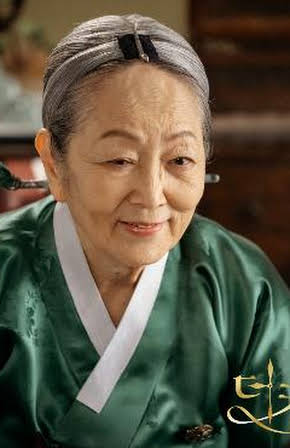 Kim Young-ok as 