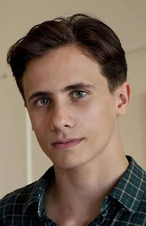 Oriol Pla as Pau