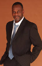 Julius Tennon como Ben