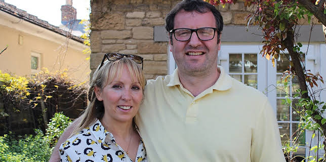 2:55 AM: Kirstie and Phil's Love It or... | Channel 4 | 1/2 2026