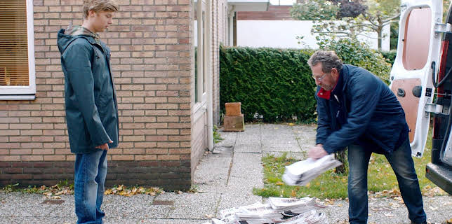 20:30: Vår ruler: Avisbud | NRK Super | 1/11 2026