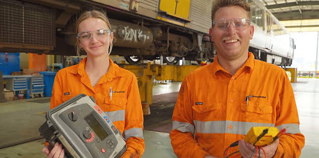 2:00 PM: Train Rescue Down Under (S1 E6) (S1) | Dave | 12/2 2025